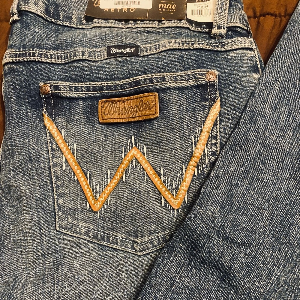 Women’s Wrangler Retro Mae 17x34 NWT